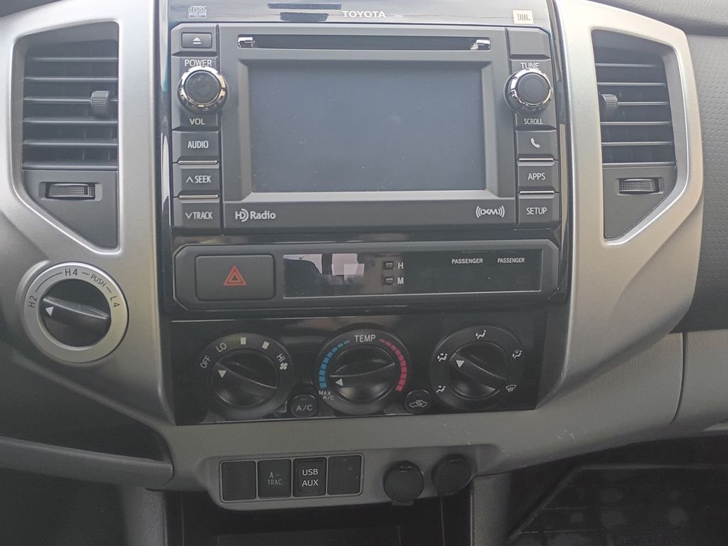 Used 2012 Super White Toyota Base image 22
