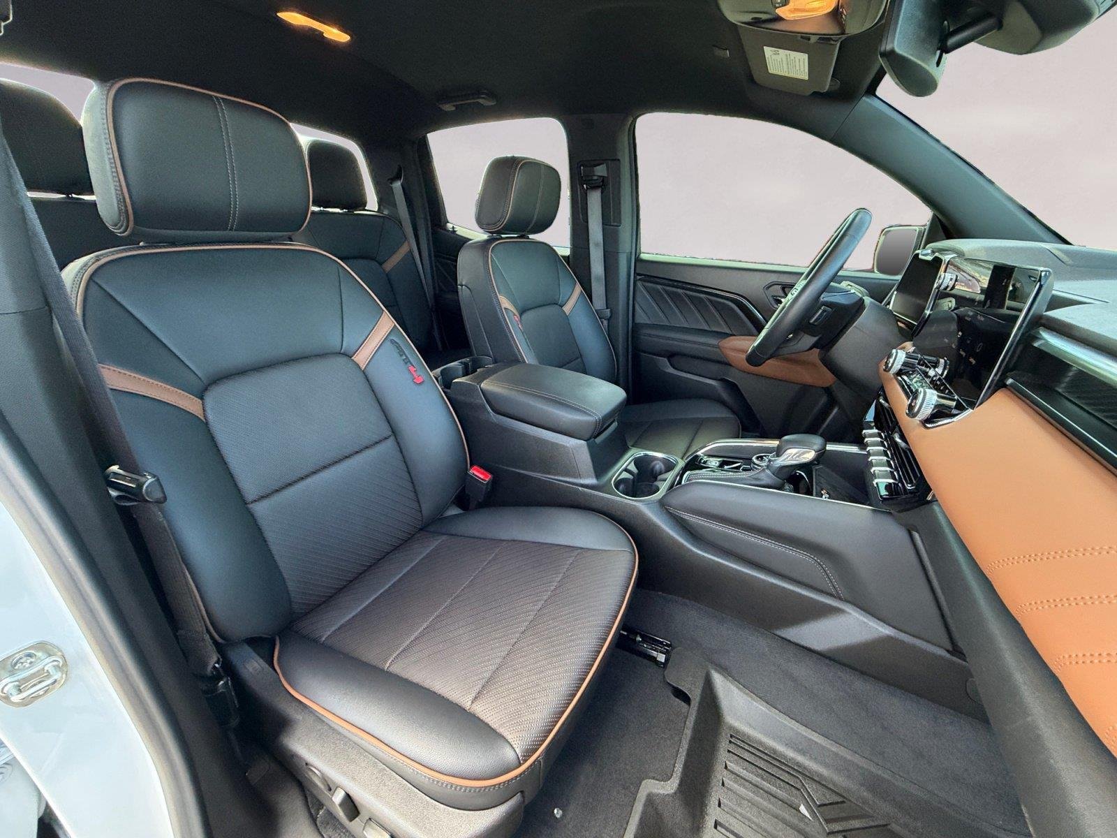 2025 GMC Canyon AT4 - Photo 15