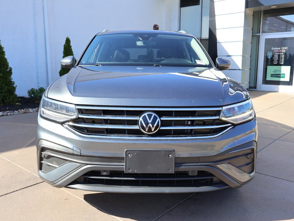 Used 2023 Volkswagen Tiguan SE with VIN 3VVMB7AX2PM032232 for sale in Kansas City