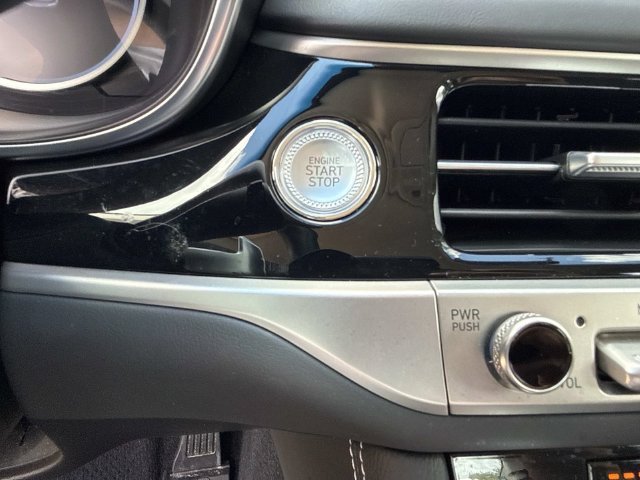 2026 GENESIS G70 Standard - Photo 27