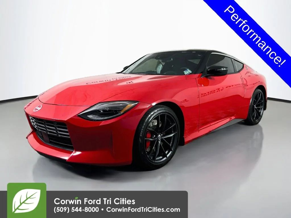Used 2025 2t Red Blk Roof Nissan Performance image 4