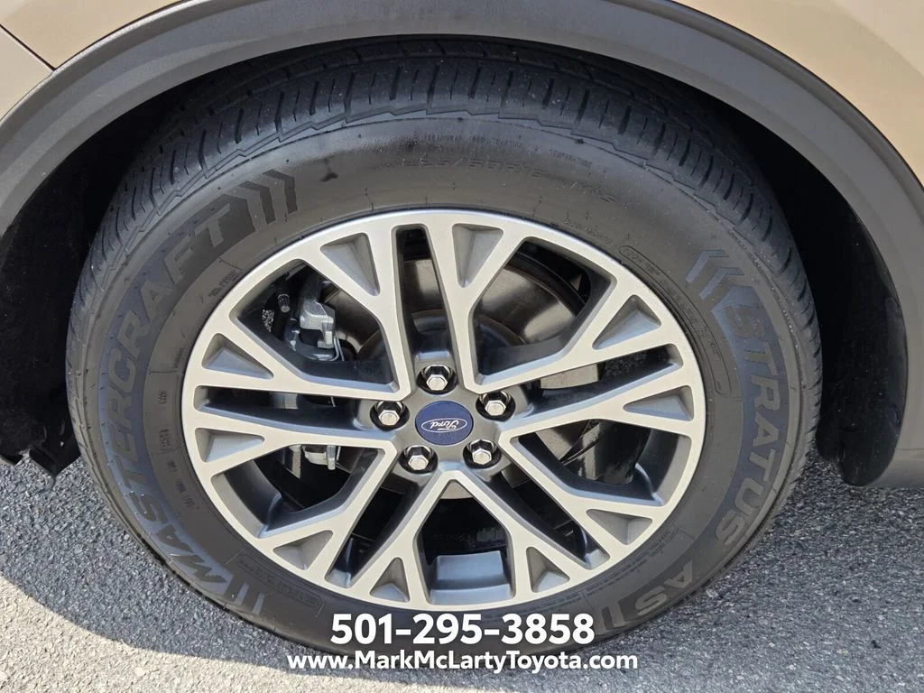 Used 2020 Gold Ford SEL image 16