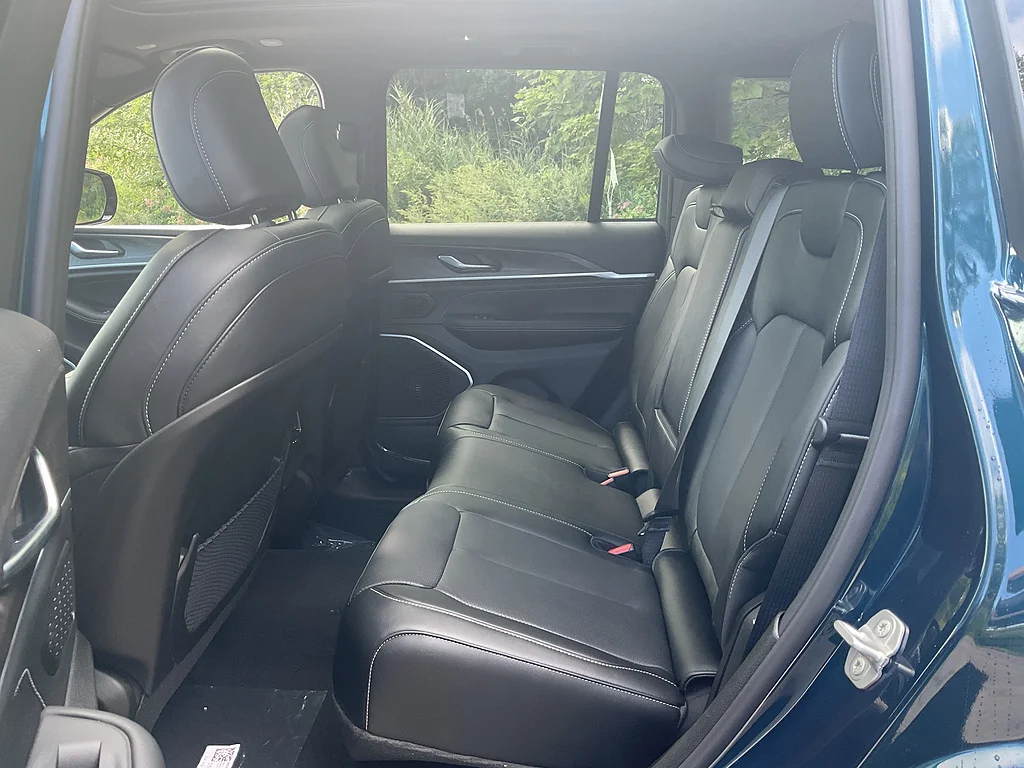 New 2027 Fathom Blue Pearlcoat Jeep Limited Reserve image 9