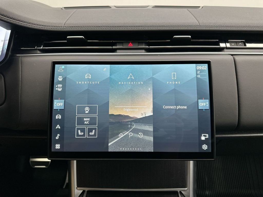 New 2027 Fuji White Land Rover SE image 13
