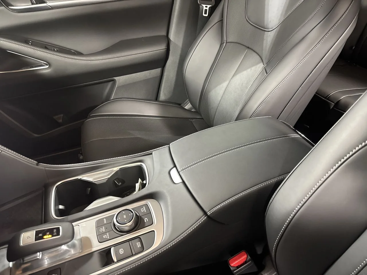 Certified Used 2026 Harbor Gray INFINITI LUXE image 27
