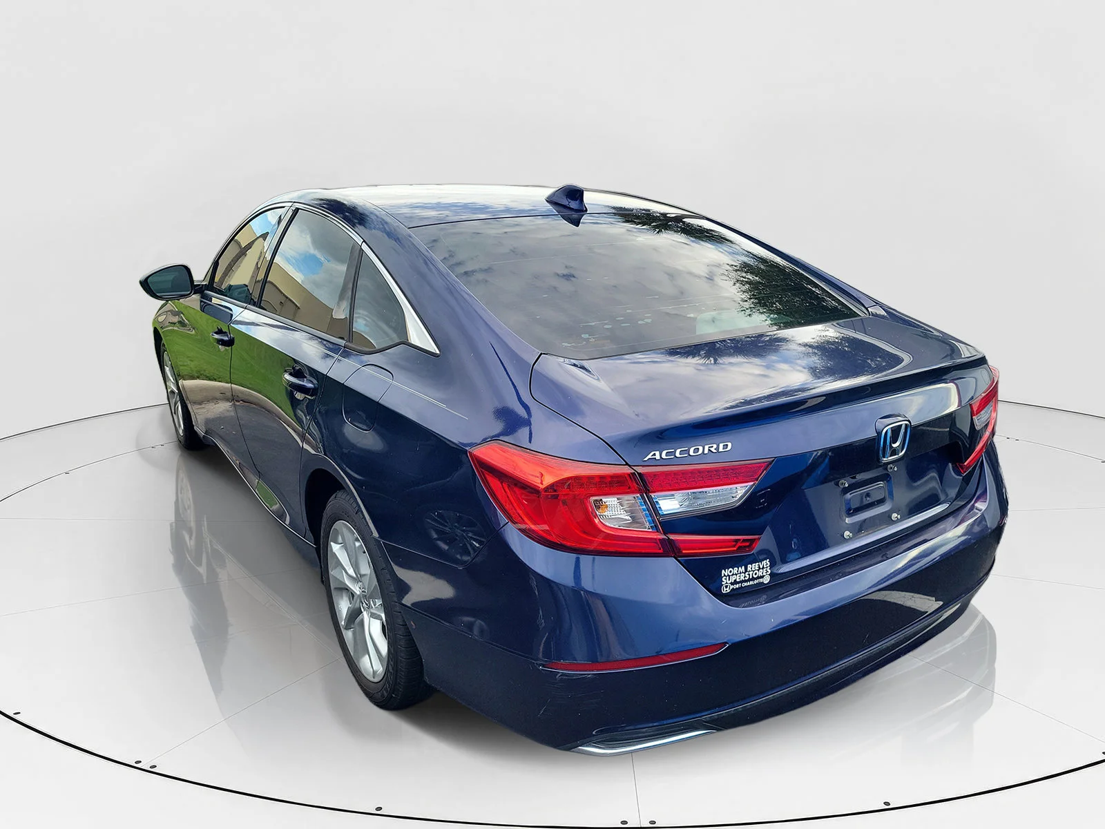 Certified Used 2020 Still Night Pearl Honda LX image 5