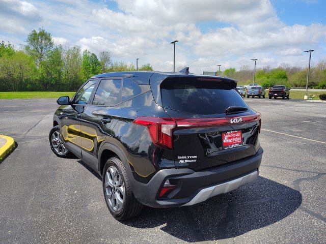 Used 2026 Black Kia LX image 5