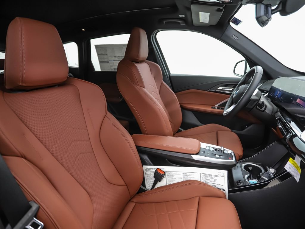 New 2026 White Metallic BMW xDrive28i image 31