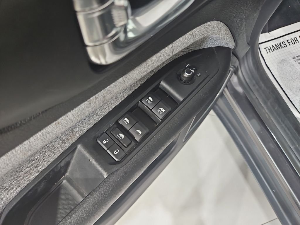 Used 2022 Gray Jeep Latitude Lux image 12