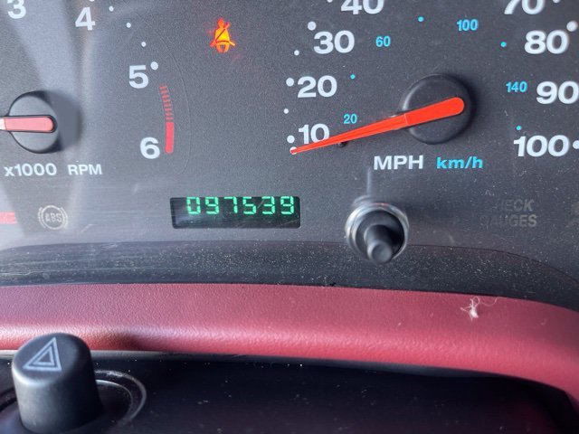 Used 2004 Brown Jeep Sahara image 11