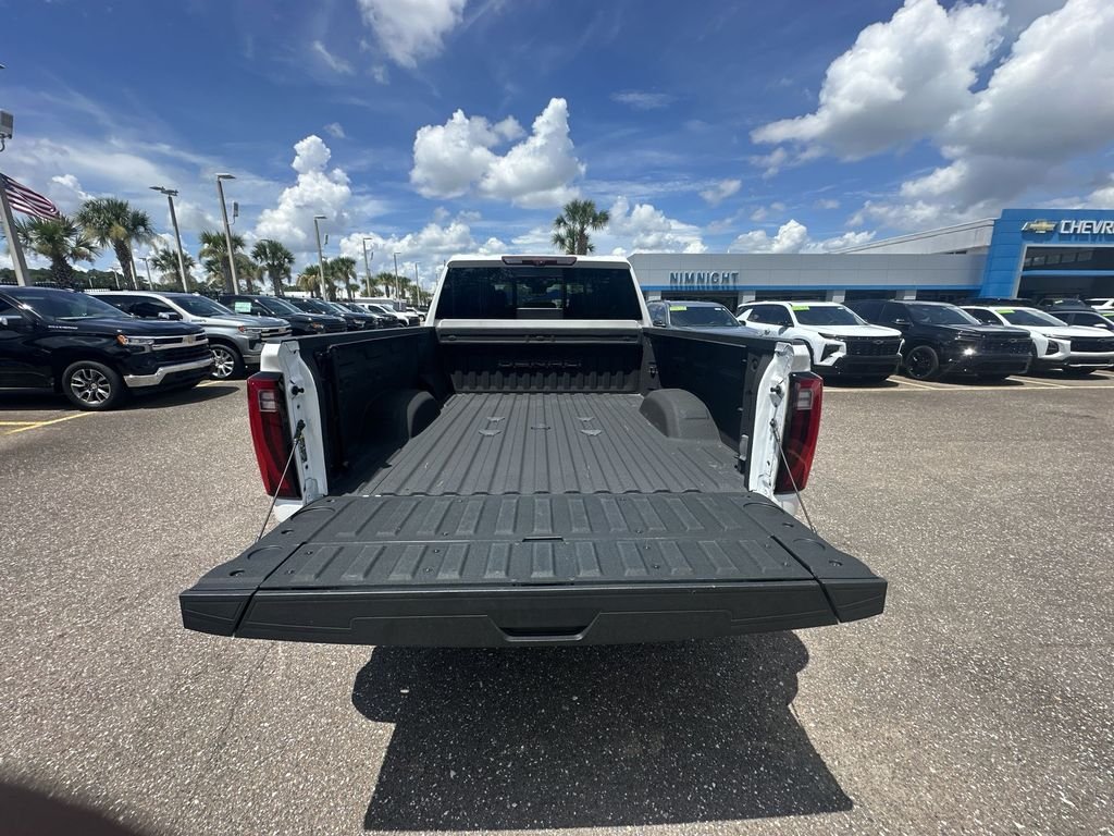 Used 2024 White Frost Tricoat GMC Denali Ultimate image 32