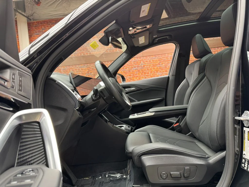 Used 2025 Black BMW xDrive28i image 23