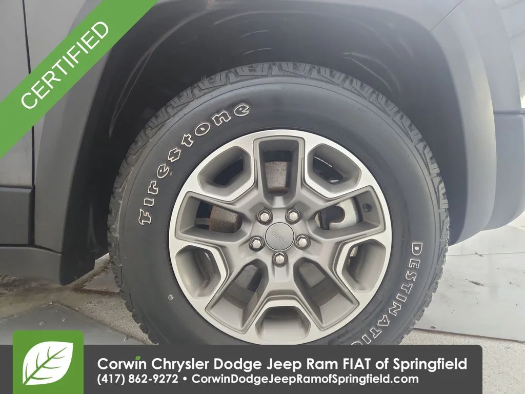 Used 2022 Gray Jeep Trailhawk image 31