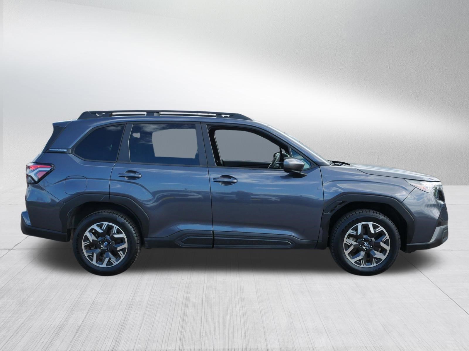 Used 2025 Magnetite Gray Metallic Subaru Premium image 8