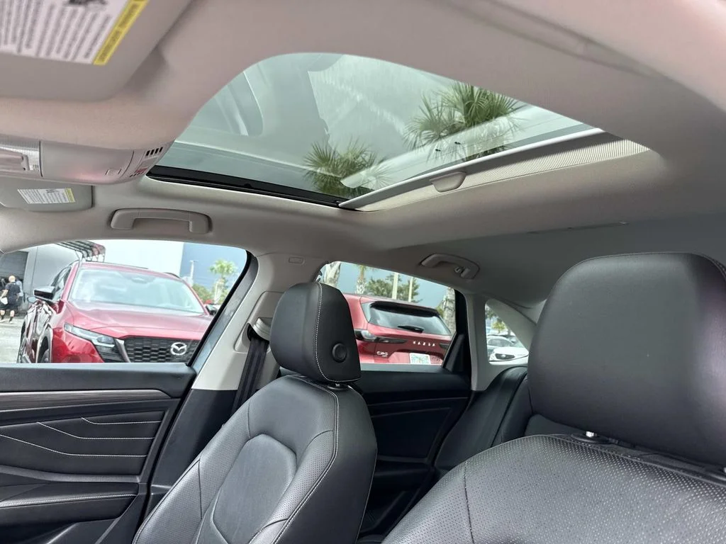 Used 2023 Gray Volkswagen 1.5T SEL image 28