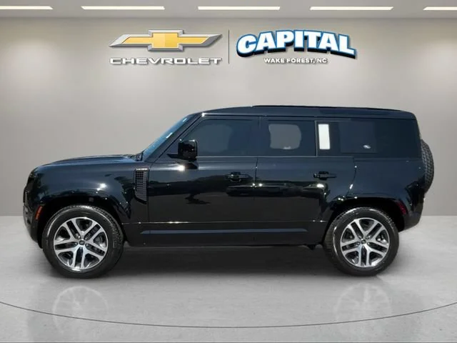 Used 2022 Black Land Rover 110 SE image 2