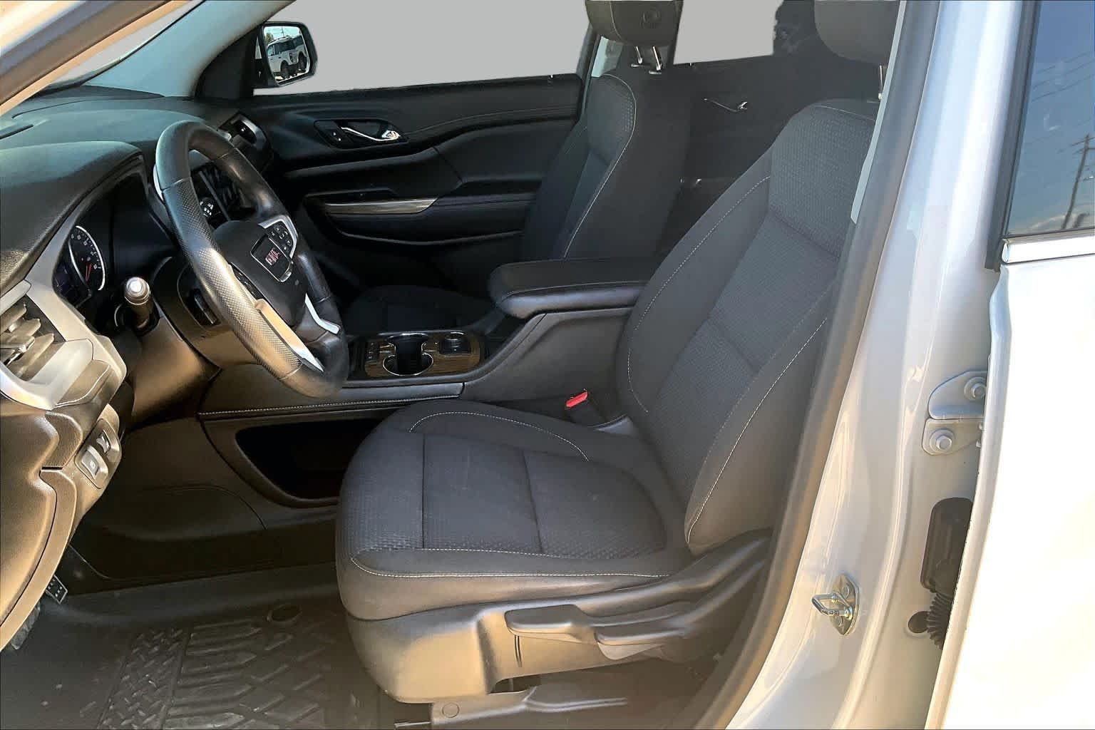 Used 2022 Summit White GMC SLE image 10