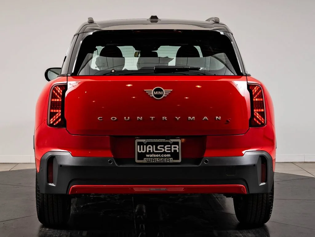 New 2027 Chili Red MINI Signature Plus image 7