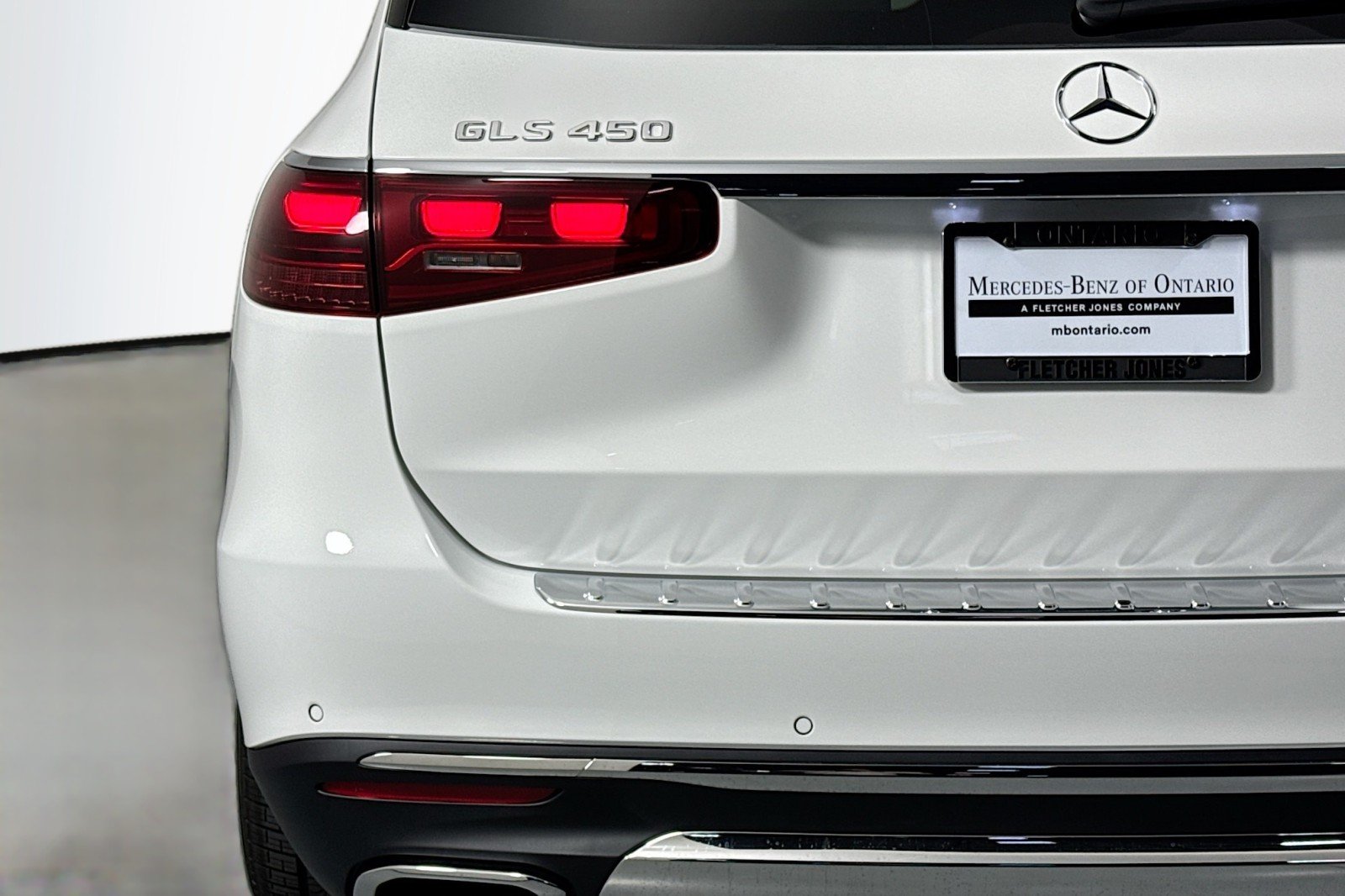 New 2026 Polar White Mercedes-Benz GLS 450 4MATIC® SUV image 15