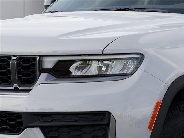 New 2026 Bright White Clear-Coat Exterior Paint Jeep Altitude image 10