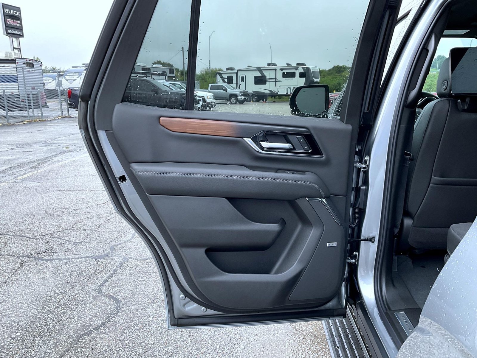 2026 GMC Yukon Denali - Photo 22