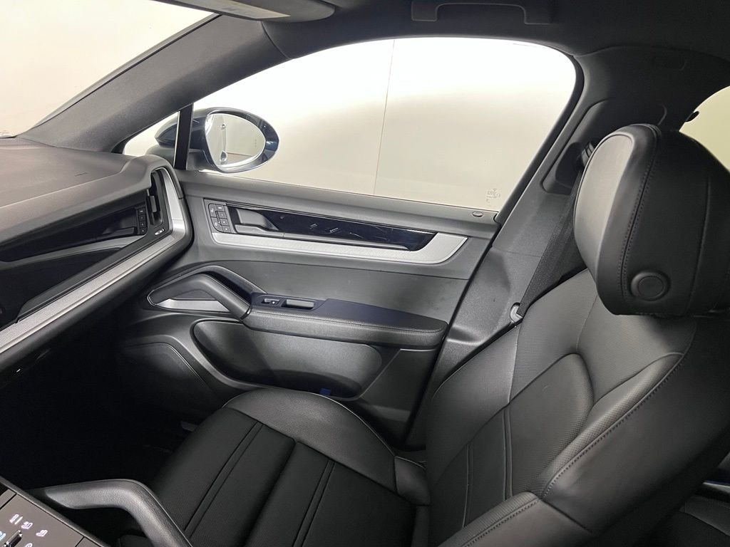 Certified Used 2024  Porsche  image 24