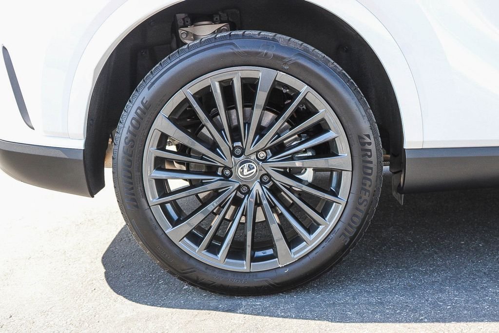 Used 2024 White Lexus 350 Premium image 10