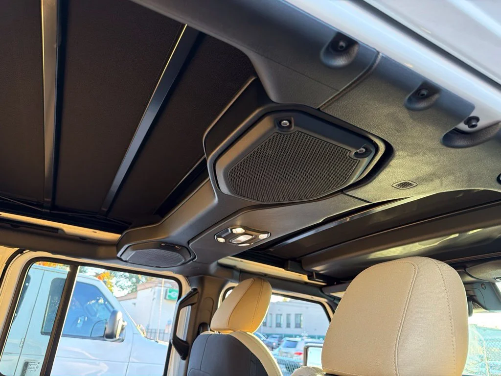 Used 2023 White Jeep Sport S image 22