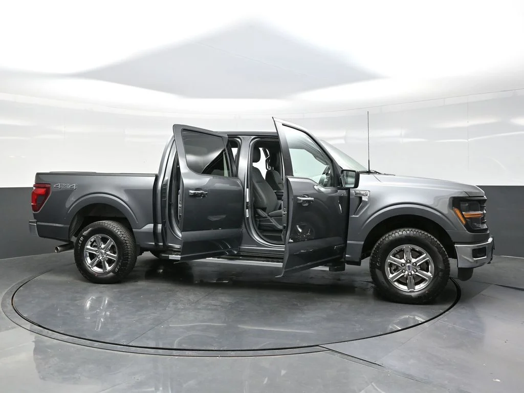 Used 2025 Gray Ford XLT image 41