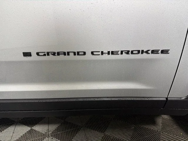 New 2026 Silver Jeep Limited image 3
