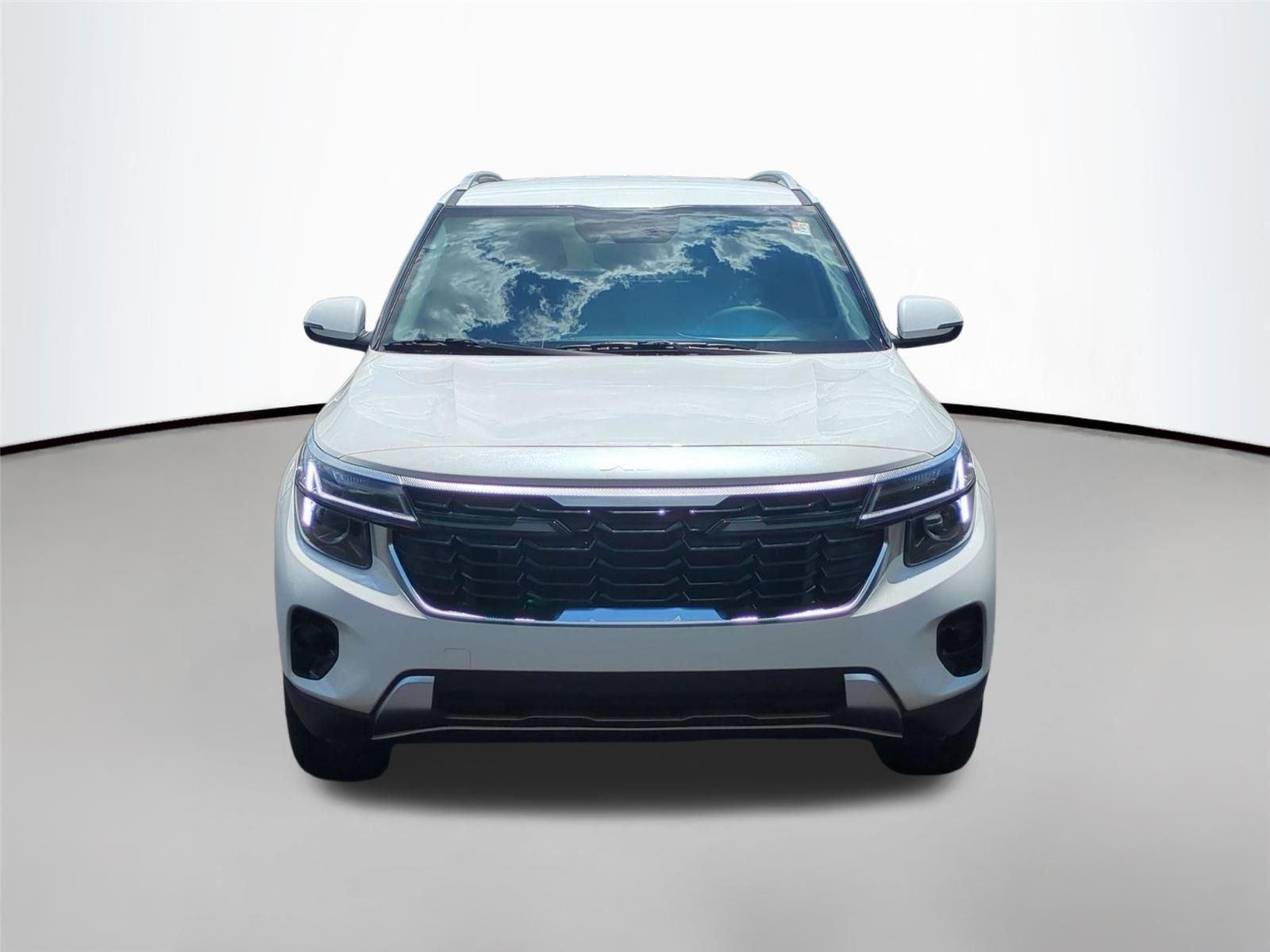 New 2026 Snow White Pearl Kia S image 8