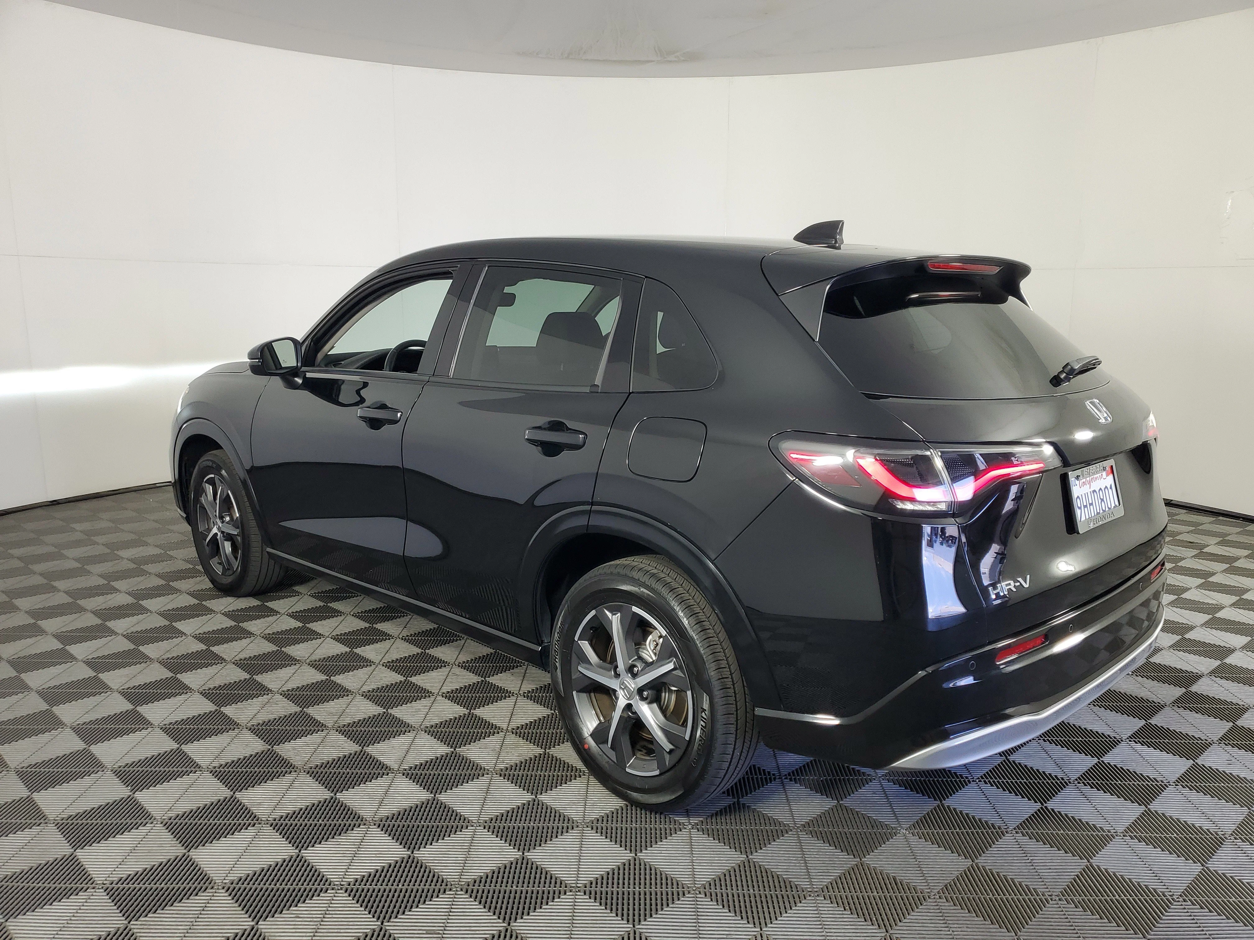 Used 2024 Crystal Black Pearl Honda EX-L image 6