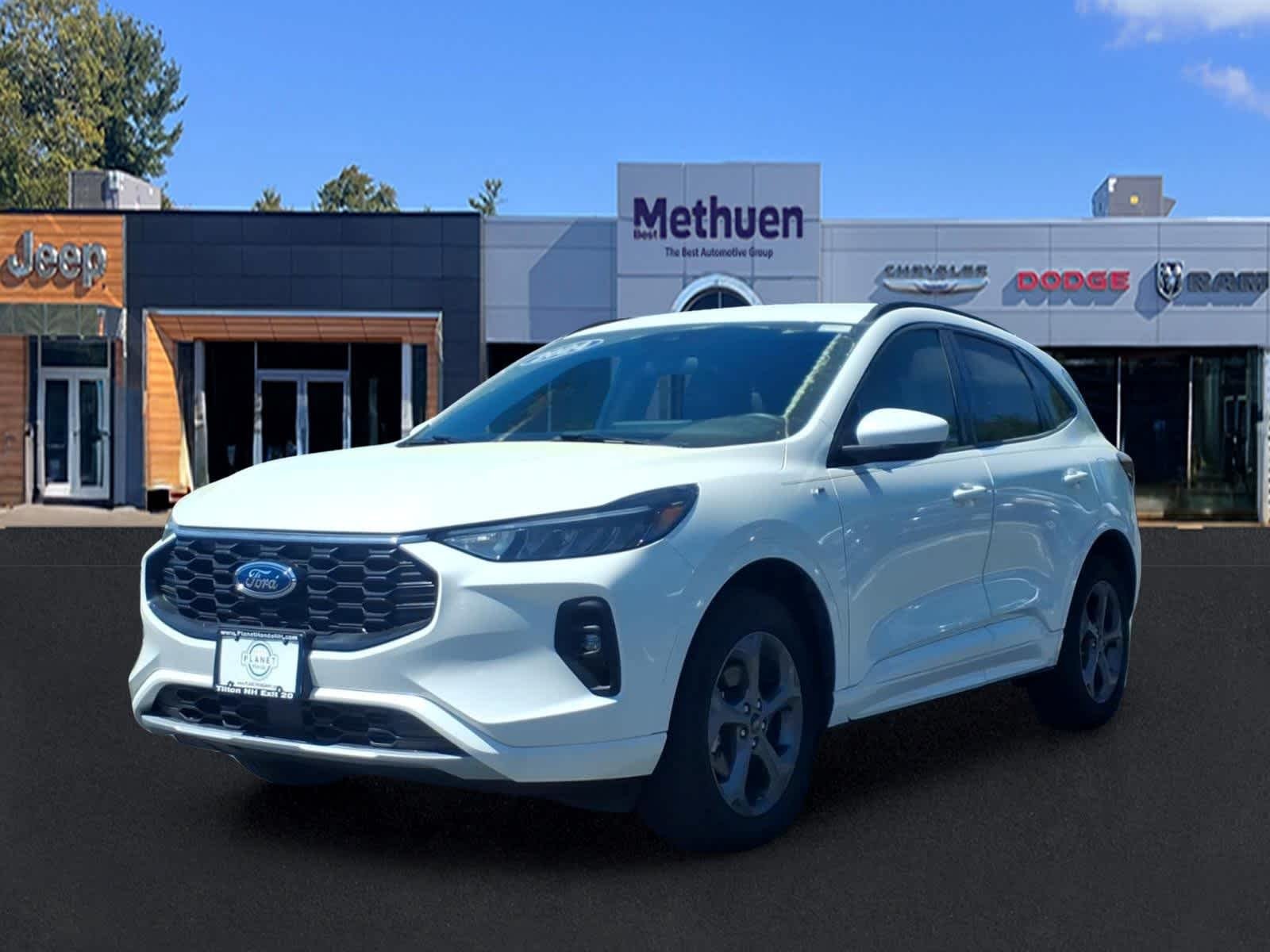 Used 2024 Star White Metallic Tri-Coat Ford ST-Line Select image 9