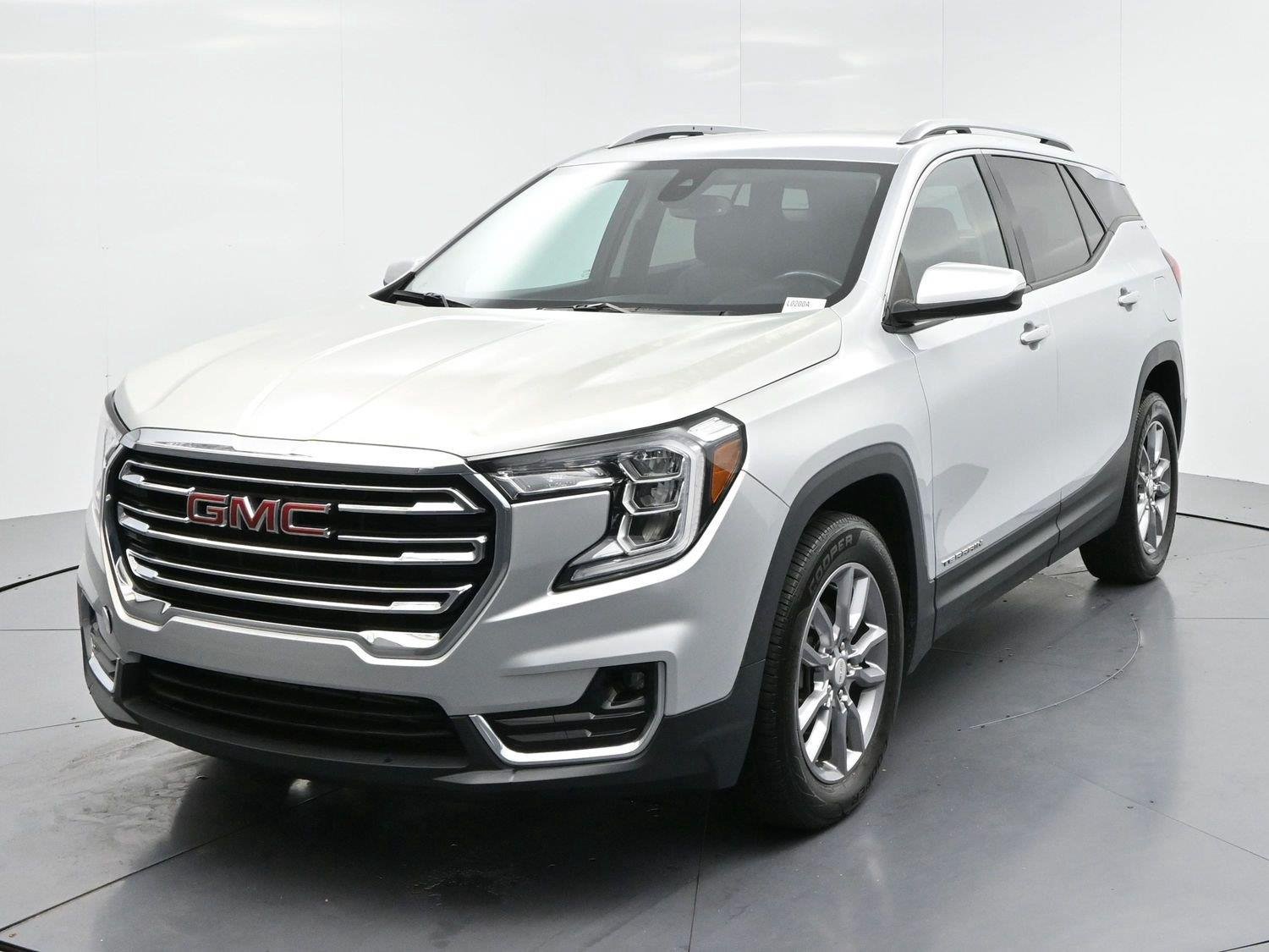 Used 2022 QUICKSILVER METALLIC GMC SLT image 3