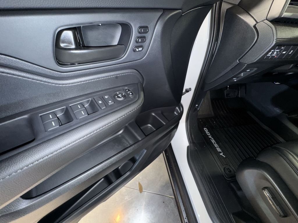 2026 Honda Odyssey EX-L - Photo 17