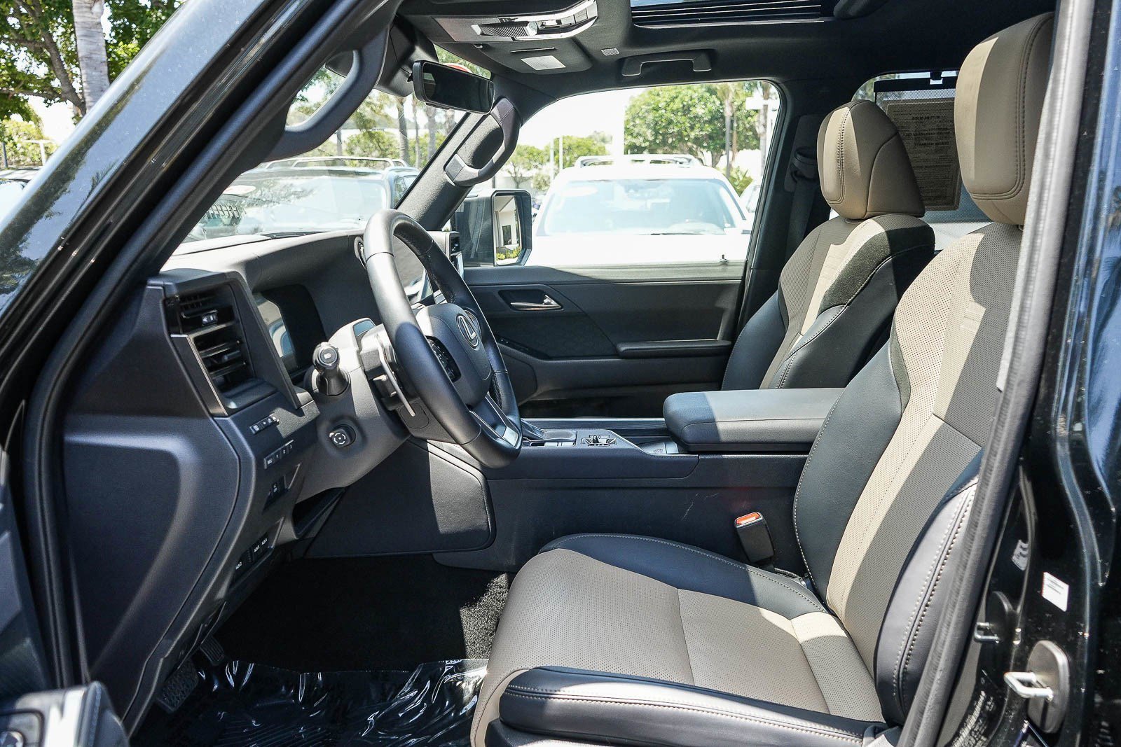 Certified Used 2025 Caviar Lexus 550 Overtrail+ image 17
