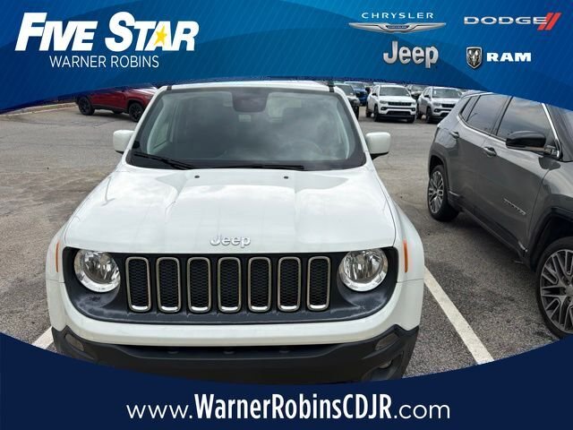 Used 2018 White Jeep Latitude image 1