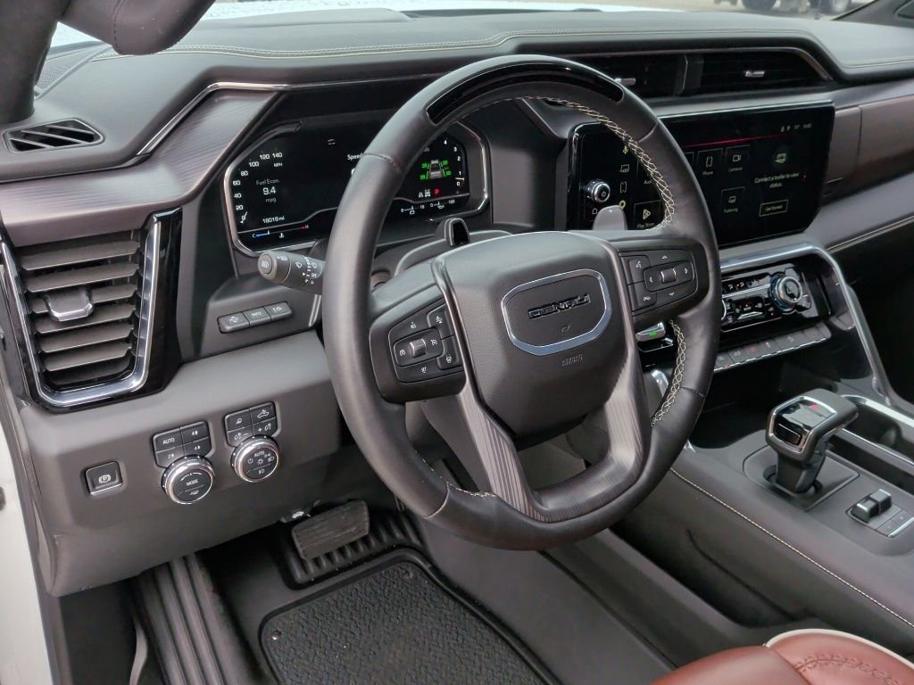 Used 2025 White Frost Tri-Coat GMC Denali Ultimate image 15