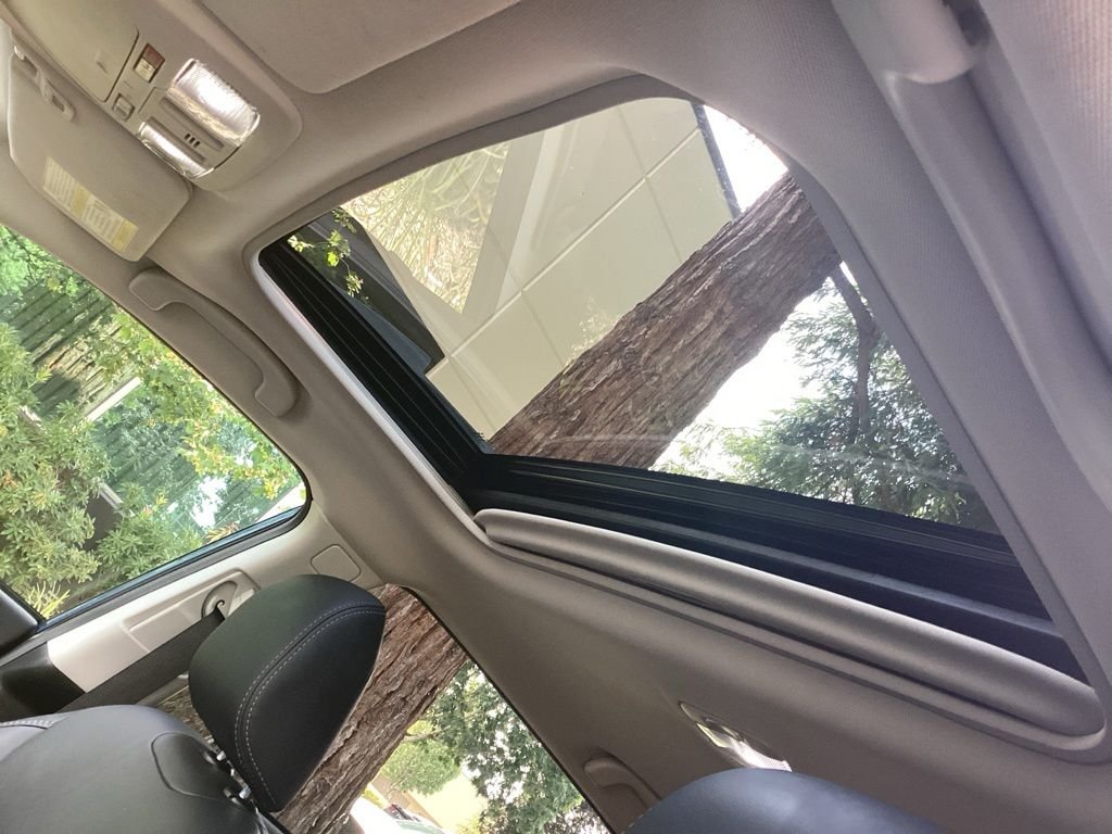 Used 2019 Blue Subaru 2.5i image 3