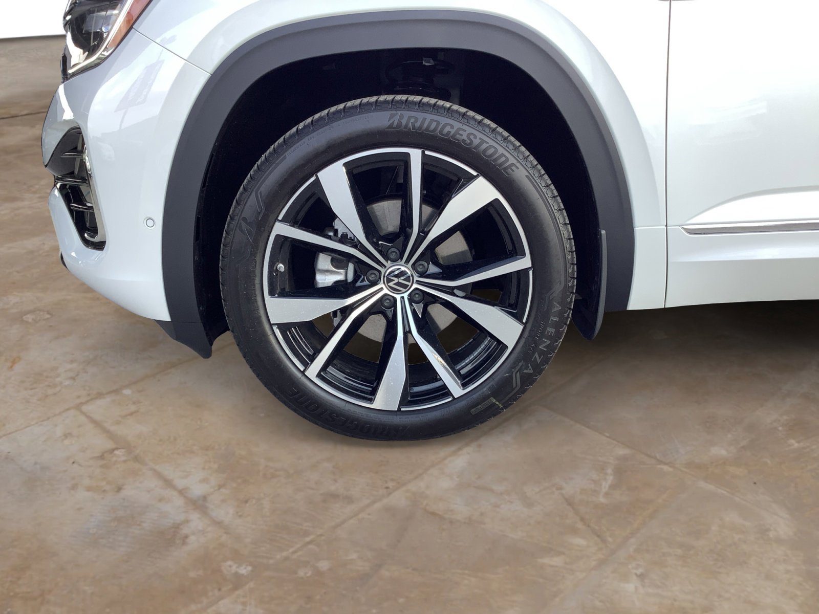 2026 Volkswagen Atlas Cross Sport SEL Premium R-LINE - Photo 11