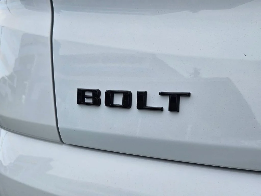 New 2027 Summit White Chevrolet LT image 27