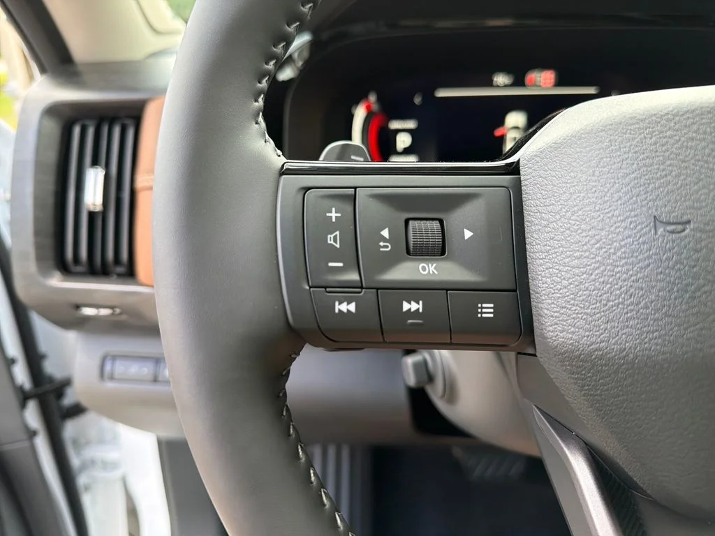 New 2026 White Nissan Platinum image 22