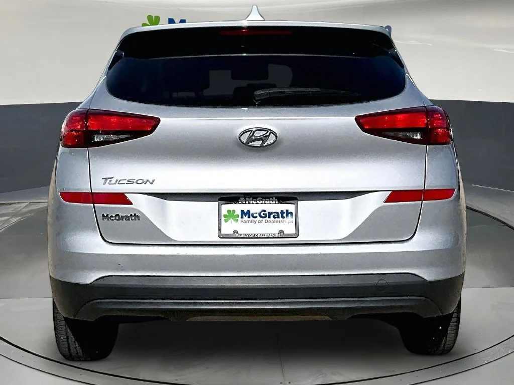 Used 2020 Silver Hyundai SE image 6