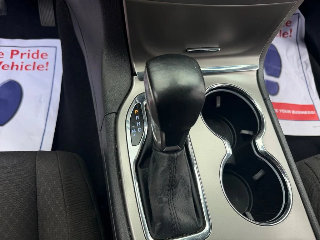 Used 2021 Red Jeep Laredo E image 30