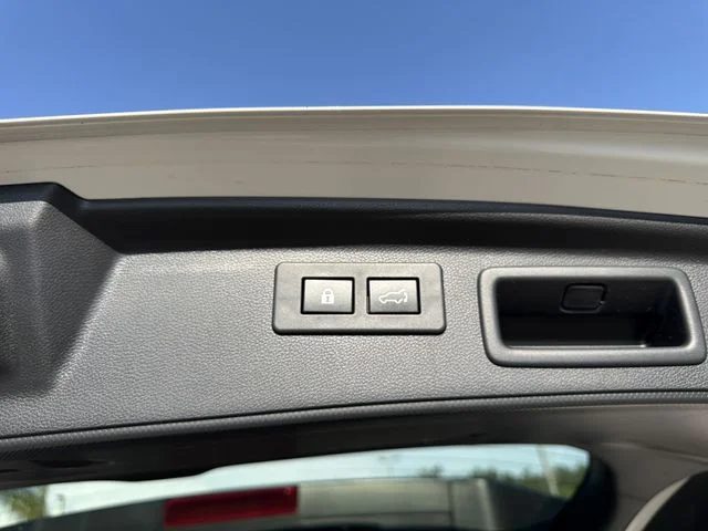 Used 2022 White Subaru Wilderness image 11