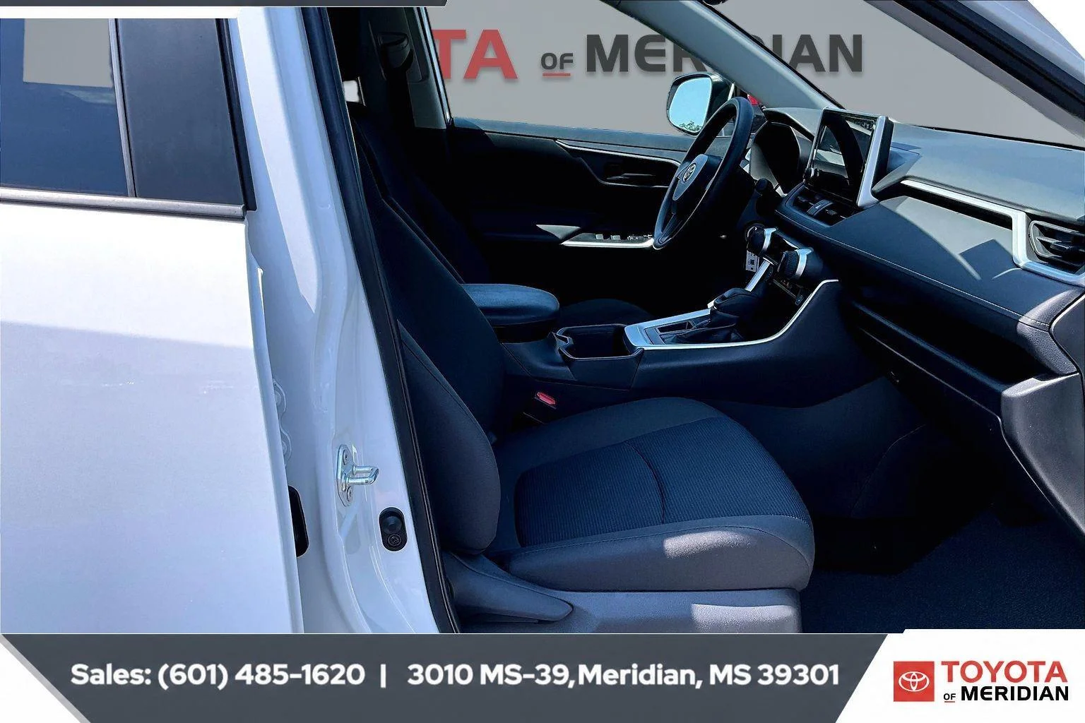 Used 2024 Ice Cap Toyota LE image 6