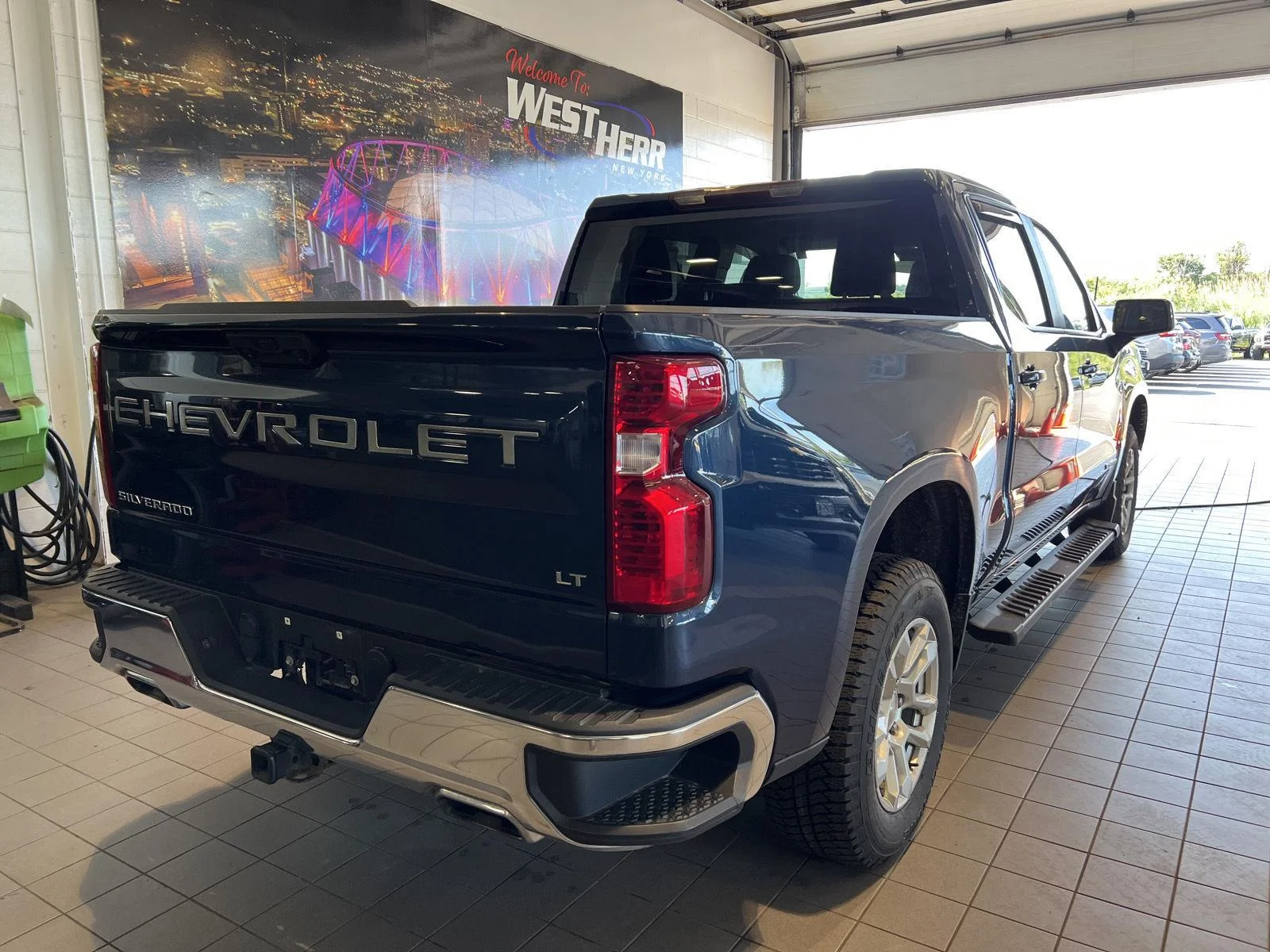 Used 2023 Northsky Blue Metallic Chevrolet LT image 9