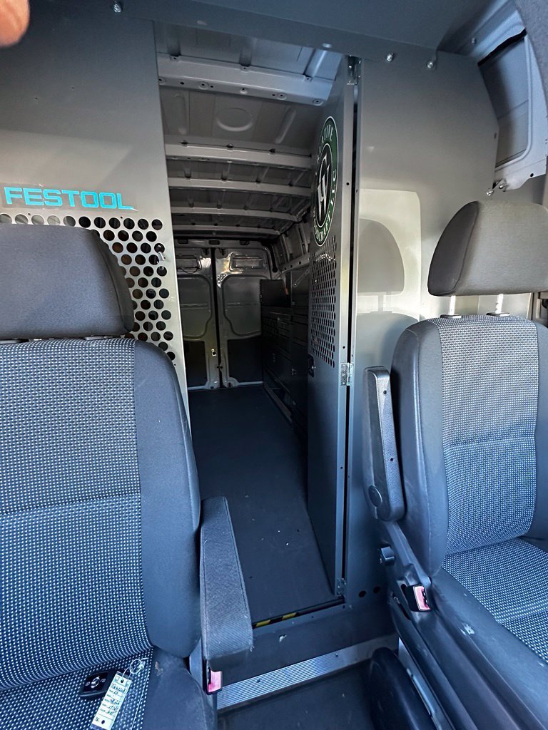 Used 2012  Mercedes-Benz Cargo 144 WB image 11