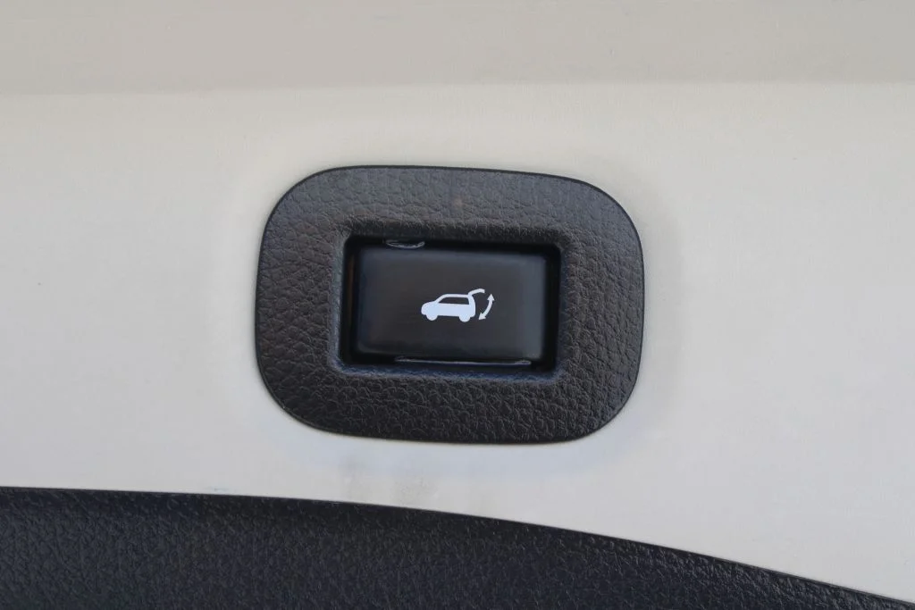 Used 2019 White Nissan SV image 9