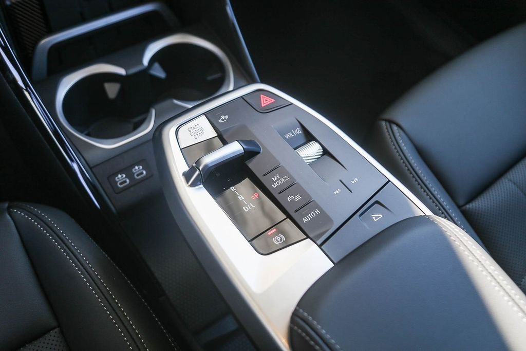 New 2026 Alpine White BMW xDrive28i image 15
